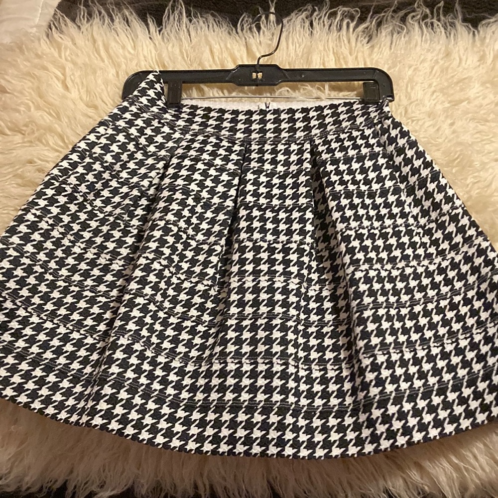 Herringbone pattern skirt